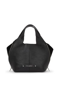 Sac à main en cuir noir de forme arrondie, avec deux poignées et des accents en métal argenté. Il dispose d'une fermeture éclair sur un côté et d'une base plate.