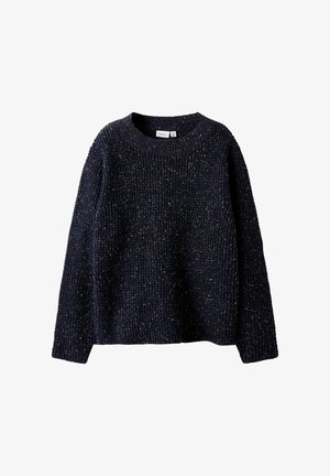 Granatowy sweter robiony na drutach z okrągłym dekoltem, zdobiony teksturowanym wzorem i kolorowymi drobinkami wplecionymi w tkaninę.