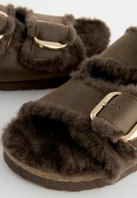 Next FOREVER COMFORT - REGULAR FIT - Papucsok - chocolate brown