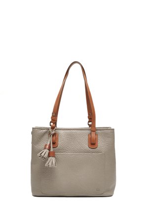 Grijze leren tote bag met een gestructureerde textuur en tan faux leren accenten, dubbele handvatten aan de bovenkant en een decoratieve kwast aan de zijkant.