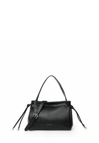 Borsa a mano in pelle nera con finitura testurizzata, dotata di manico superiore, tracolla regolabile e dettagli con coulisse sui lati.