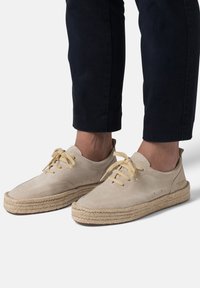 FRED MARTIN COLLECTION MYKONOS - Espadrillas - cappuccino suede