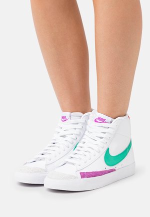 Nike Sportswear, Baskets montantes - off-white