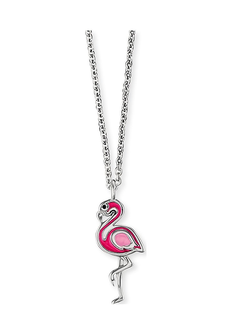 Sølv kæderekæde med en pink flamingo vedhæng med sort og hvide detaljer, udsmykkede fjer og en hævet stående stilling.