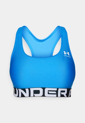 Blå sports-bh med en glatt tekstur, racerback-design og et kontrastfylt svart elastisk bånd med "UNDER ARMOUR" i hvite bokstaver.