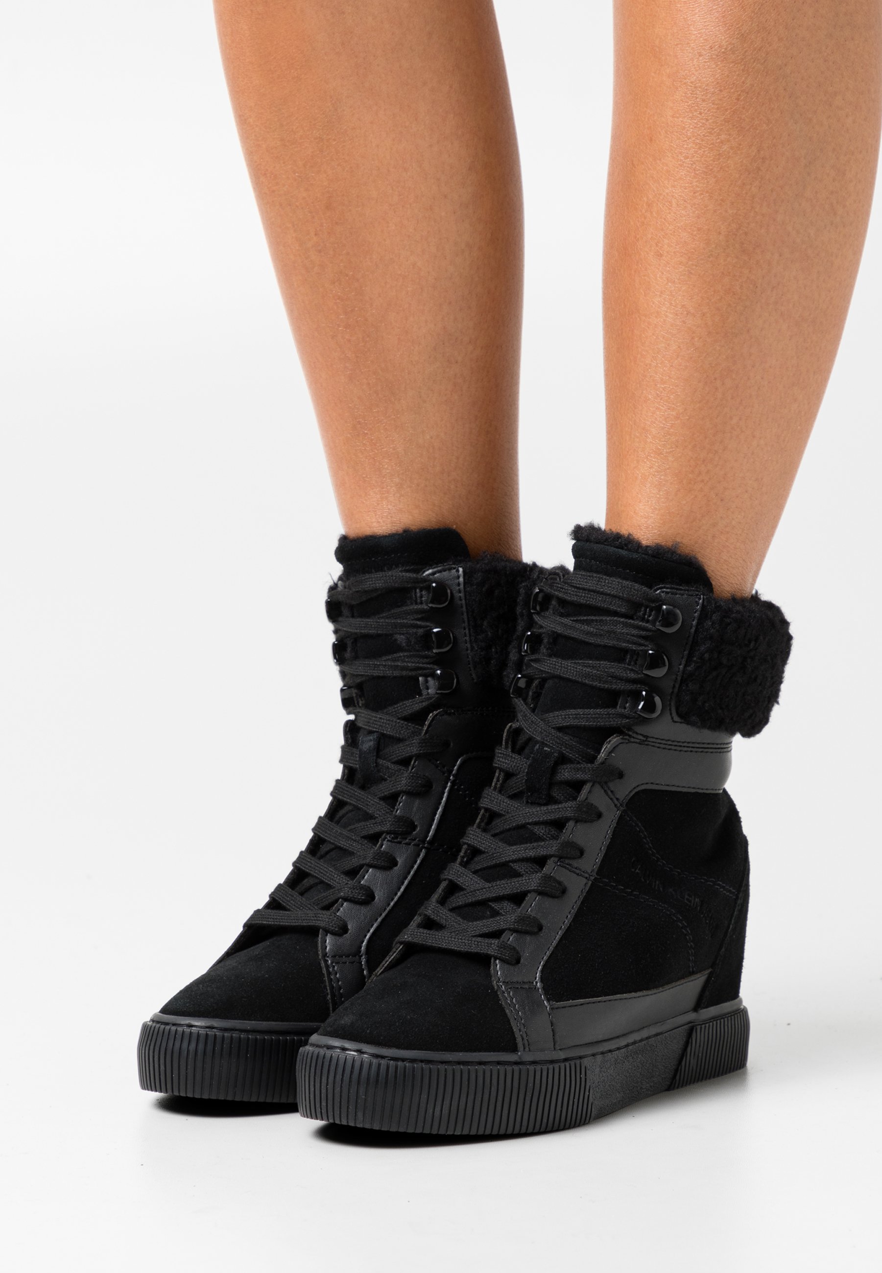 Calvin Klein Jeans HIDDEN WEDGE - Enkellaarsjes met sleehak - triple  black/Zwart - Zalando.nl