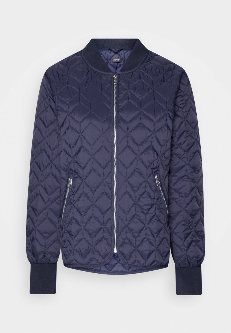 Giacca bomber trapuntata blu navy con colletto rotondo, chiusura con zip e tasche laterali; presenta polsini a coste e un motivo a rombi su tutta la superficie.