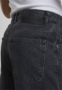 2Y Studios ADRIK BASIC WASHED - Широки дънки - washed black