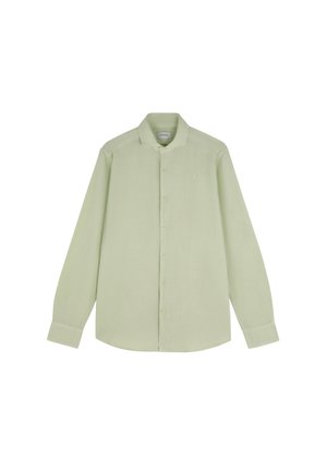 Camisa de manga larga color verde claro con botones, cuello y puños, mostrada extendida sobre un fondo blanco.