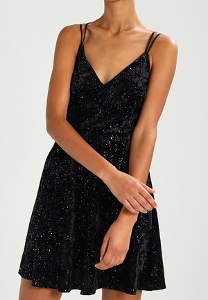 Koktejlové šaty / šaty na párty - black