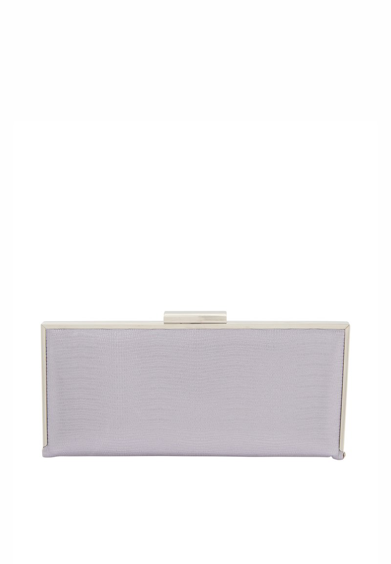 Rektangulär lavendelfärgad clutch gjord av texturerat material med släta kanter. Har en silverfärgad låsning högst upp.