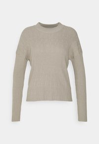 Sweater canela claro canelado com decote redondo, mangas longas e um corte descontraído. A textura é tricotada, conferindo uma aparência suave.