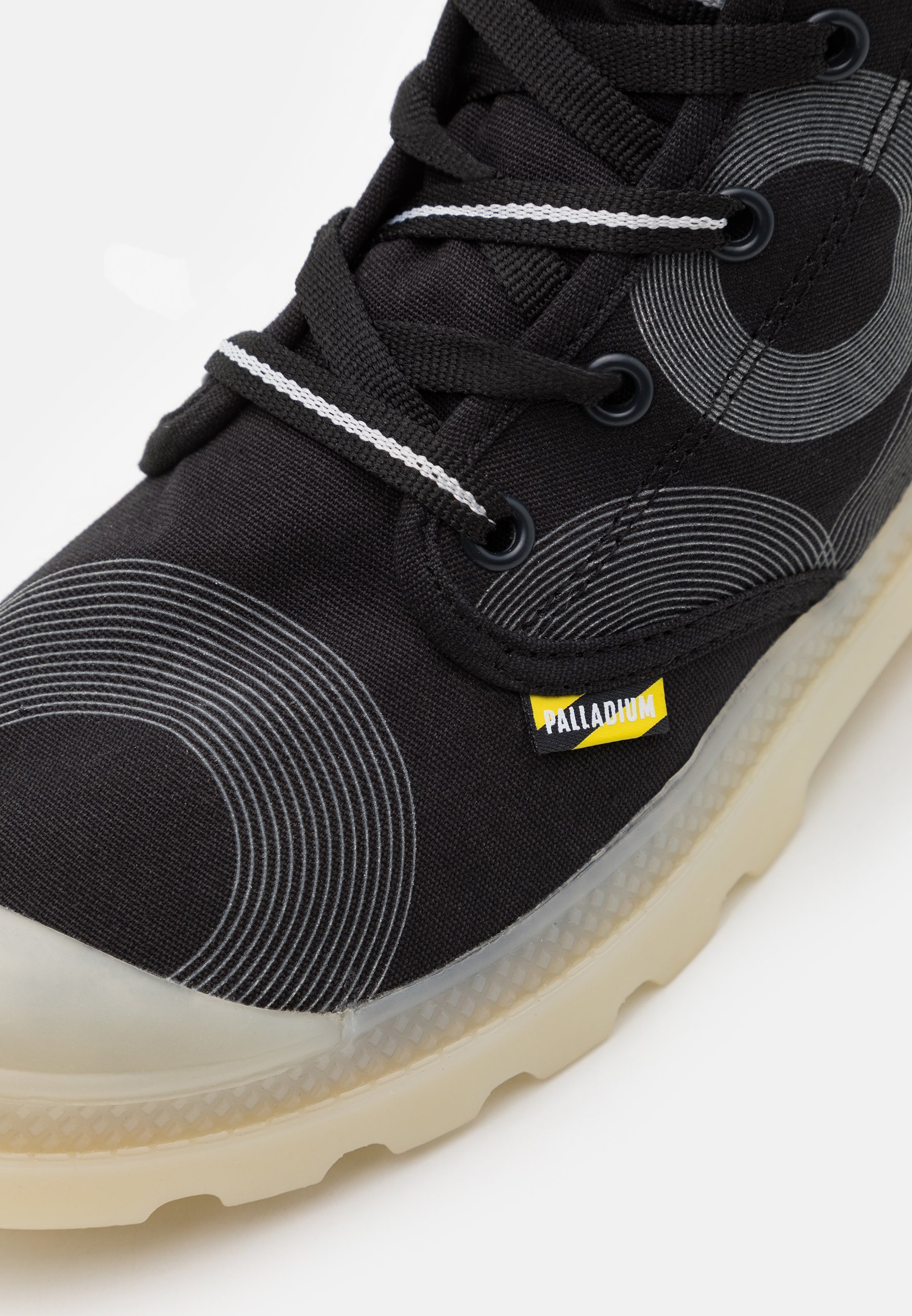 palladium running shoes