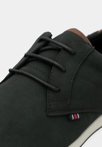 Pier One Casual snøresko - black