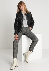 Maze CARDRONA - Lederjacke - black