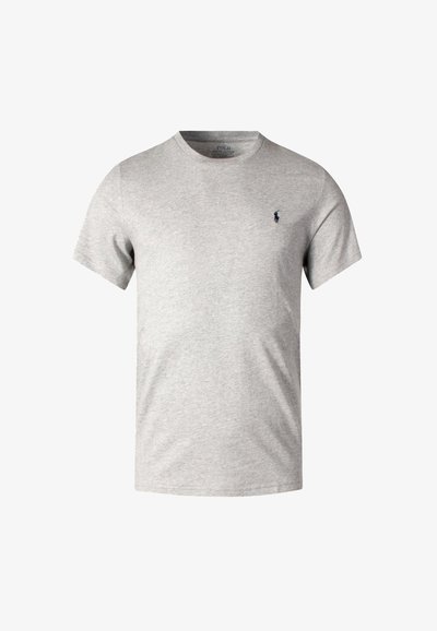 T-shirt grigio in cotone con collo rotondo e maniche corte. Presenta un piccolo logo blu navy sul lato sinistro del petto. Vestibilità classica e texture liscia.
