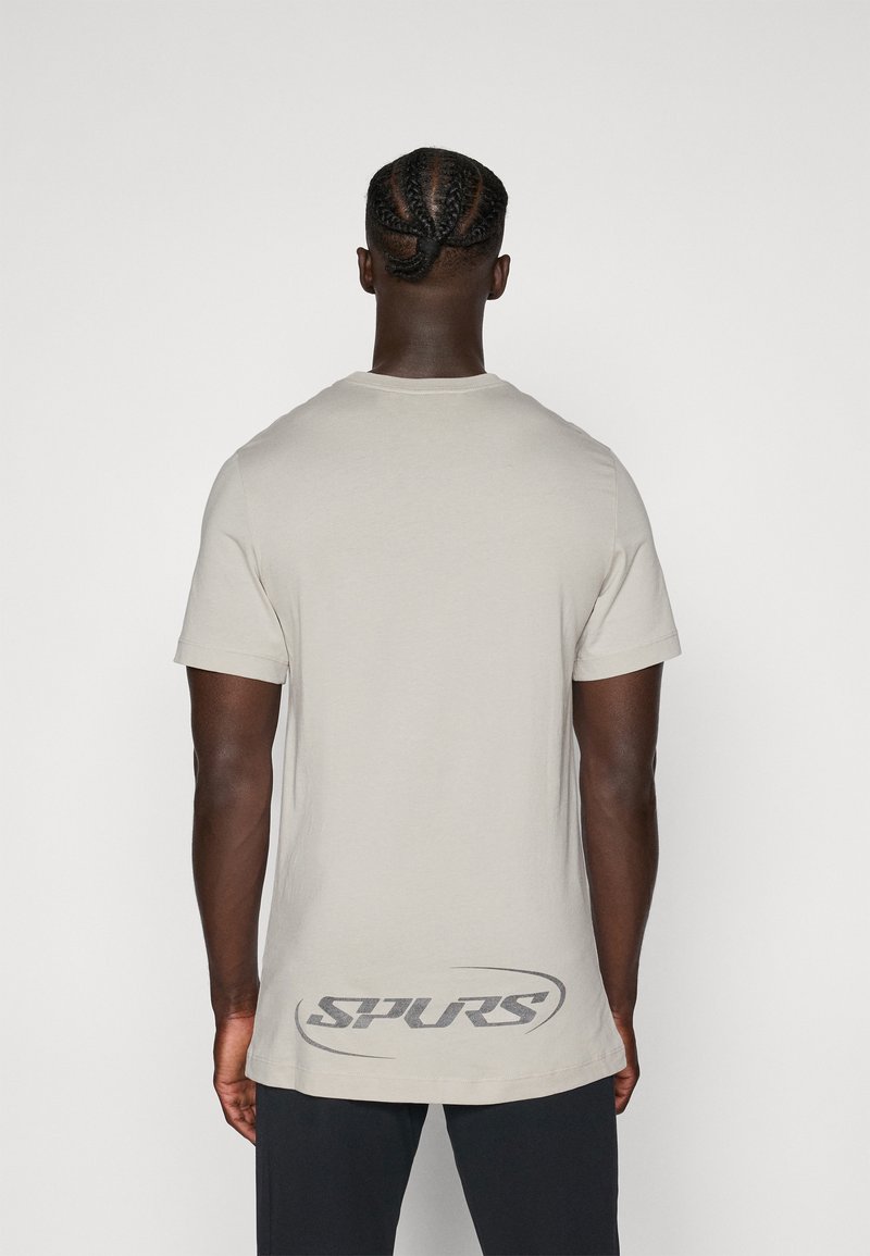 Nike Performance TOTTENHAM HOTSPUR TEE - Klubové oblečení - light iron ore