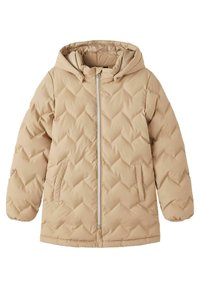 Veste matelassée beige avec capuche, dotée d'une fermeture éclair à l'avant et d'une texture matelassée en losanges. Comprend des poches latérales et des poignets élastiques.