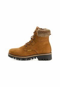 Braunes Wildleder-Ankle-Boot mit Kunstfellkragen, geschnürtem Vorderteil, Gummisohle und robustem Profil. Mit geprägt Logos seitlich.