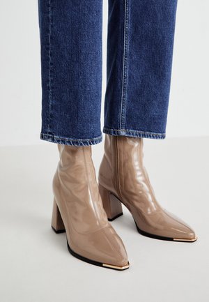 TULIPA - High Heel Stiefelette - nude