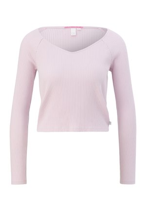 Hellrosa, gerippter Langarm-Crop-Top mit V-Ausschnitt und figurbetontem Design. Mit einem kleinen Logo-Tag an der linken Seite. Weiche Textur.