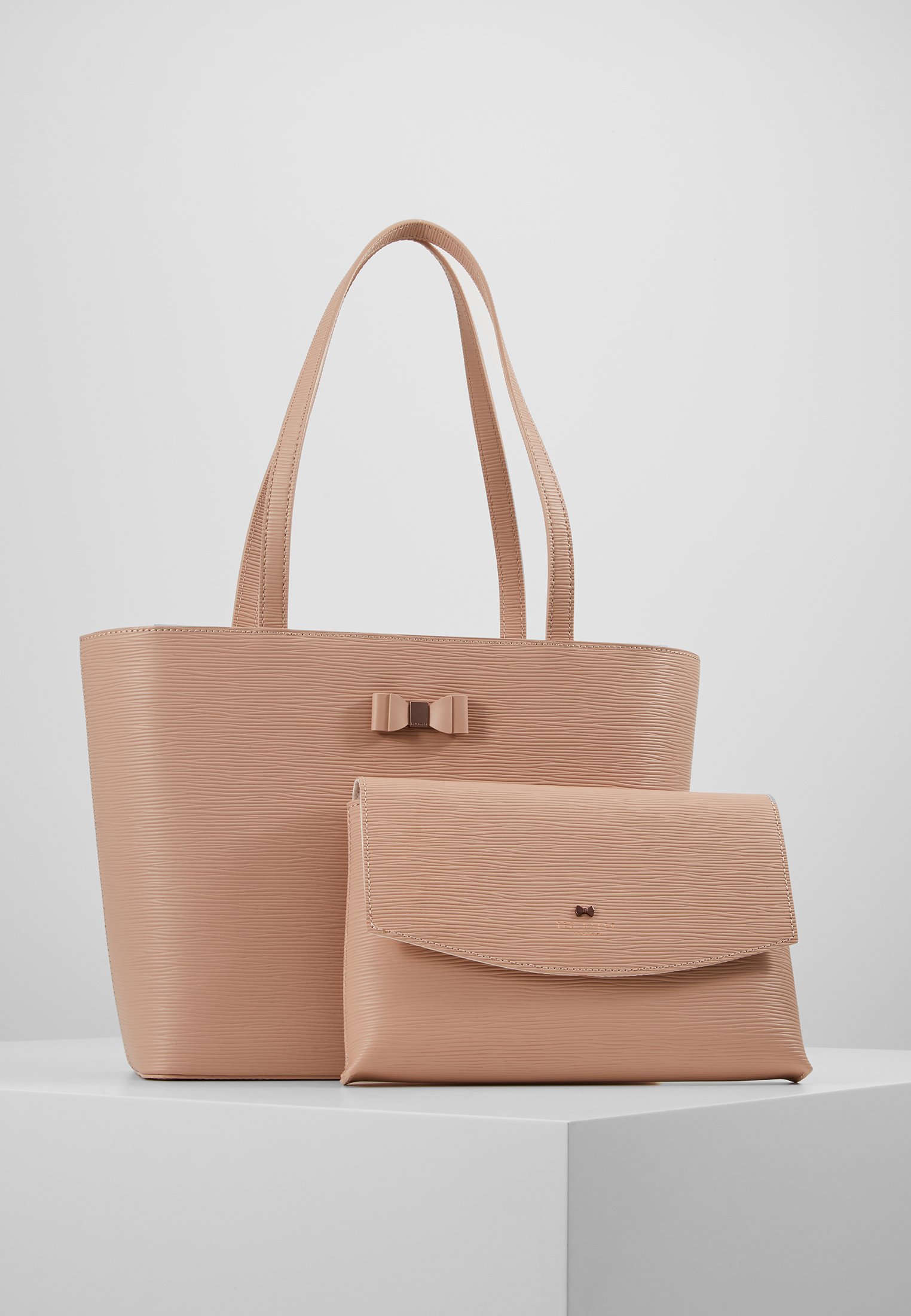 Ted Baker DEANNAH SET Håndveske nude Zalando.no Ted Baker DEANNAH SET Håndveske nude Zalando.no