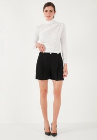LELA SLIM FIT - Top s dlhým rukávom - ecru