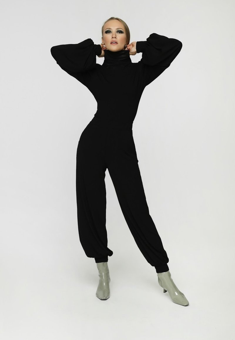 Madnezz House WANDA - Spodnie materiałowe