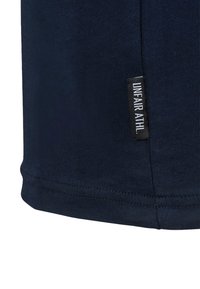 UNFAIR ATHLETICS LABEL  - Triko s potiskem - navy