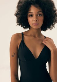 Henderson BONIE czarny