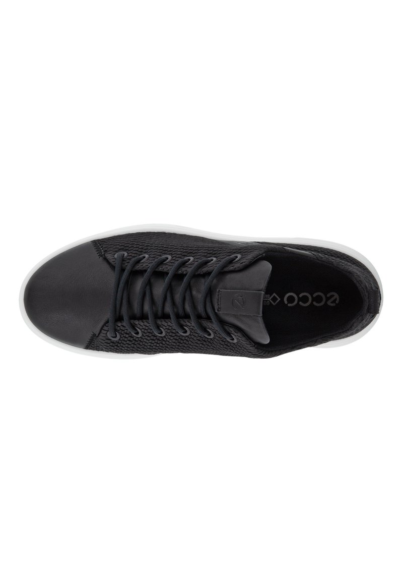 Czarne sneakersy z teksturowaną cholewką z siateczki i gładkim skórzanym noskiem. Posiadają płaskie czarne sznurówki i kontrastującą białą podeszwę. Logo na wkładce.