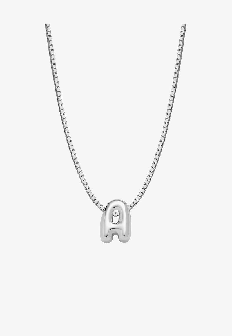 Sidabrinė grandinėlė su poliruotu raidės "A" pakabuku, kuriame yra mažas, įmontuotas brangakmenis. Išmanus, modernus dizainas su lygia tekstūra.
