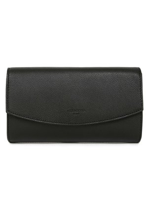 Portafoglio in pelle nera con superficie testurizzata, chiusura a patta curva e logo impresso. Design compatto adatto per il deposito di carte e contante.