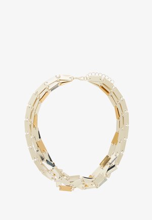 Podwójny naszyjnik z prostokątnymi złotymi i srebrnymi metalowymi płytkami połączonymi małymi kółkami i regulowanym zapięciem na łańcuszku.