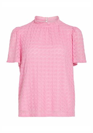 Różowy top z krótkim rękawem i wysokim kołnierzem, z teksturowanym wzorem liści oraz zamkiem błyskawicznym z tyłu. Lekki i przewiewny materiał.