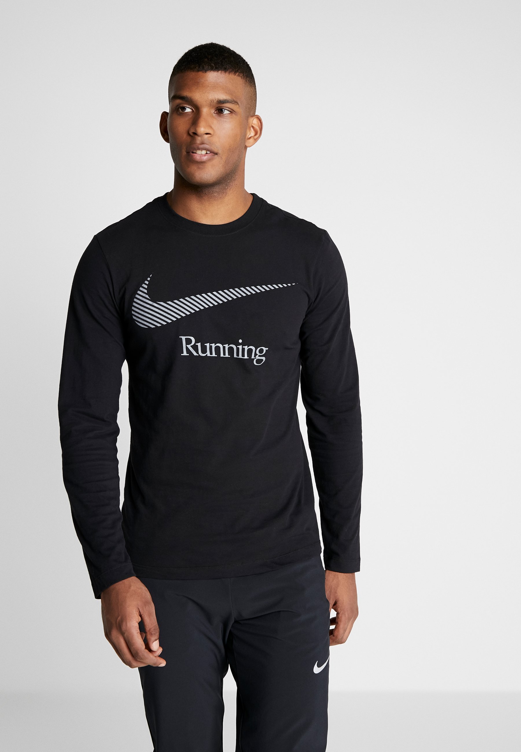 Nike Performance DRY TEE RUN - Sportshirt - black/Zwart - Zalando.nl