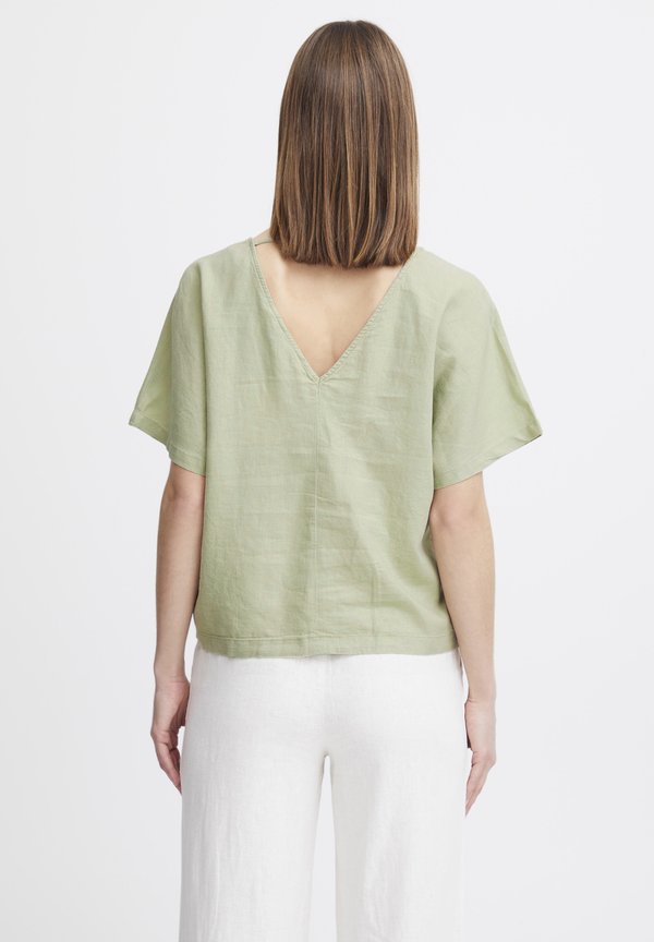 BYFALAKKA VNECK BLOUSE - Blouse - tea3