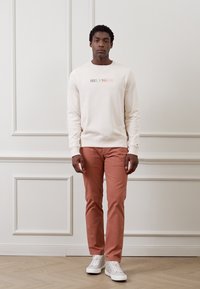 Tommy Hilfiger DENTON 1985 PIMA - Chinos - dark russet
