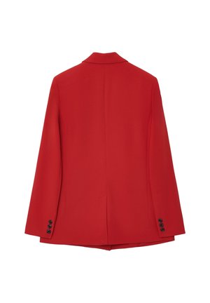 Blazer rosso in tessuto strutturato, con colletto a risvolto, orlo arcuato e tre bottoni neri su ogni polsino. Vista posteriore mostrata.