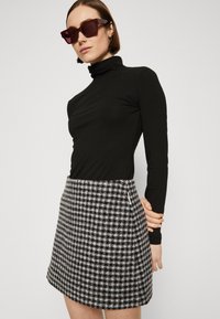 Marc O'Polo DENIM CHECKED SKIRT - Miniszoknya - multi/black