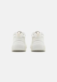 Tommy Jeans LIGHTWEIGHT HYBRID RUNNER - Sportcipő - ecru