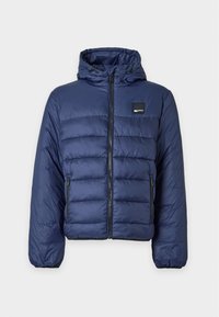 Επιλέχθηκε, peacoat