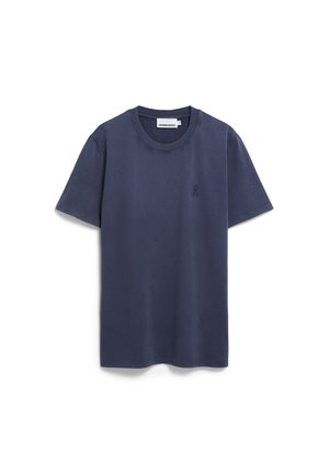 Marineblauwe katoenen T-shirt met korte mouwen, ronde hals en een klein logo op de linkerborst. Soepele textuur en normale pasvorm.