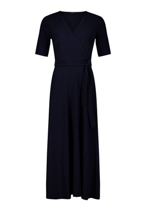 Čierne zavinovacie šaty s krátkym rukávom, výstrihom do V a uviazaným opaskom v páse, s dĺžkou po polovicu lýtka.