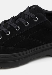 HUGO Stringate sportive - black