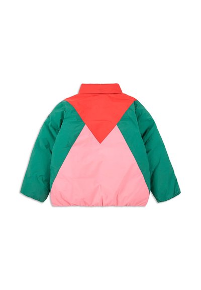 Veste matelassée avec col, présentant des blocs de couleurs géométriques verts, rouges et roses. Texture lisse avec ourlet et manches élastiques.