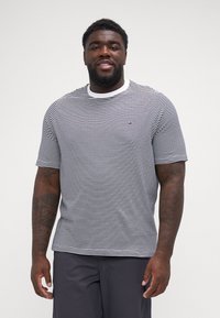 Tommy Hilfiger ESSENTIAL SOLID TEE - Basic T-shirt - white/desert sky