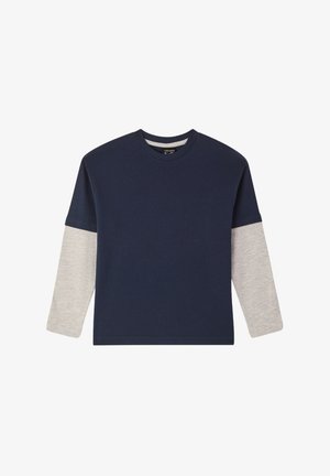 Granatowa koszulka z długim rękawem z jasnoszarymi rękawami, z okrągłym dekoltem i miękkiego materiału, o jednolitym wzorze bez nadruków czy akcentów.