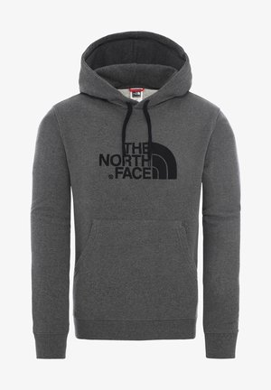 Ciemnoszara bluza z kapturem, przednim kieszonką i czarnym logo "The North Face" na środku klatki piersiowej.