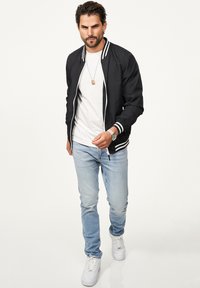 One Redox Bomberjacke - black